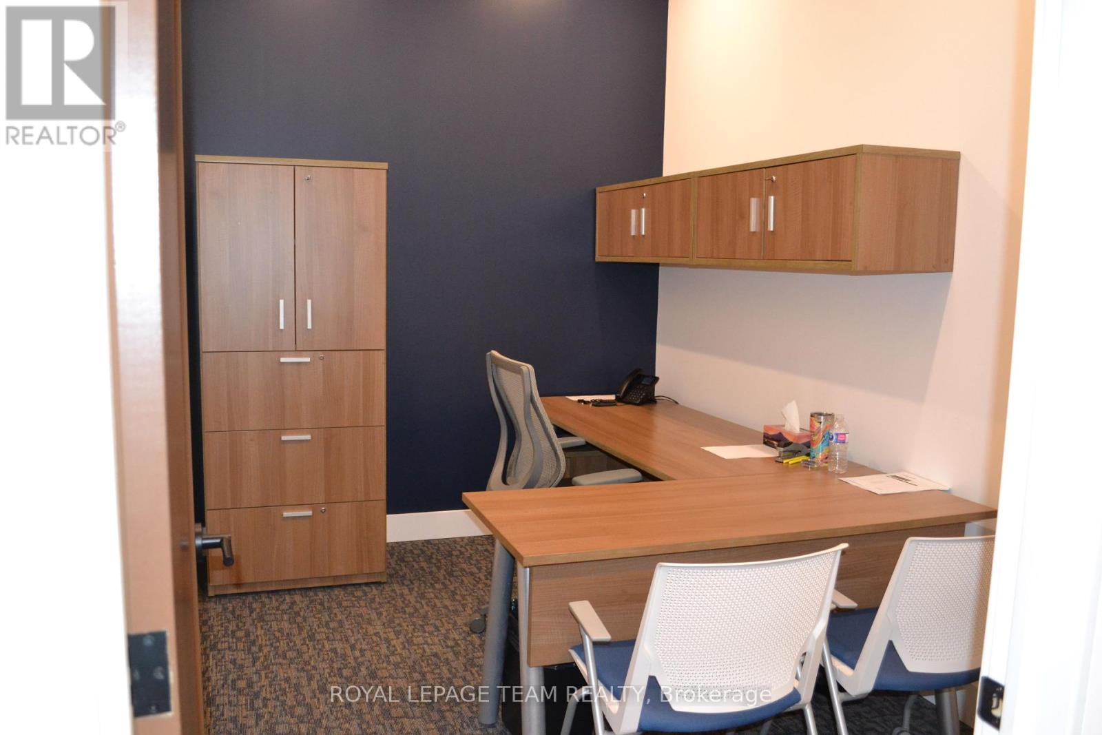 129 John Street N Property Photo 14