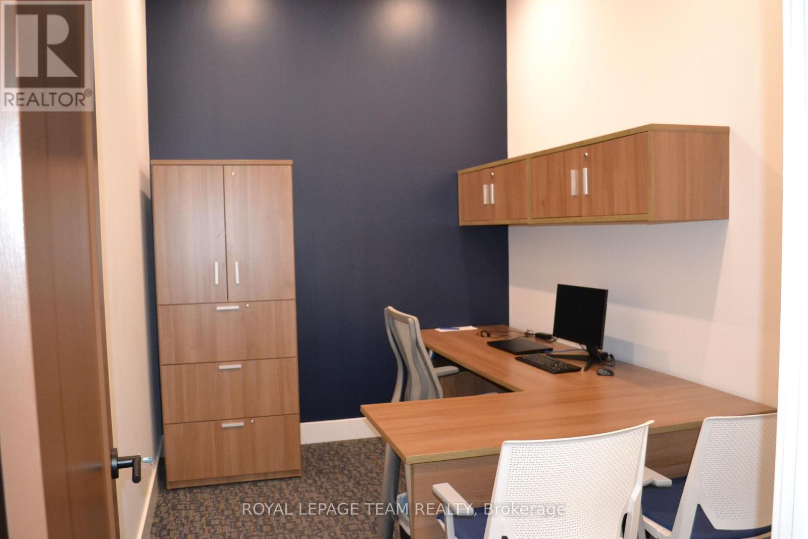 129 John Street N Property Photo 16