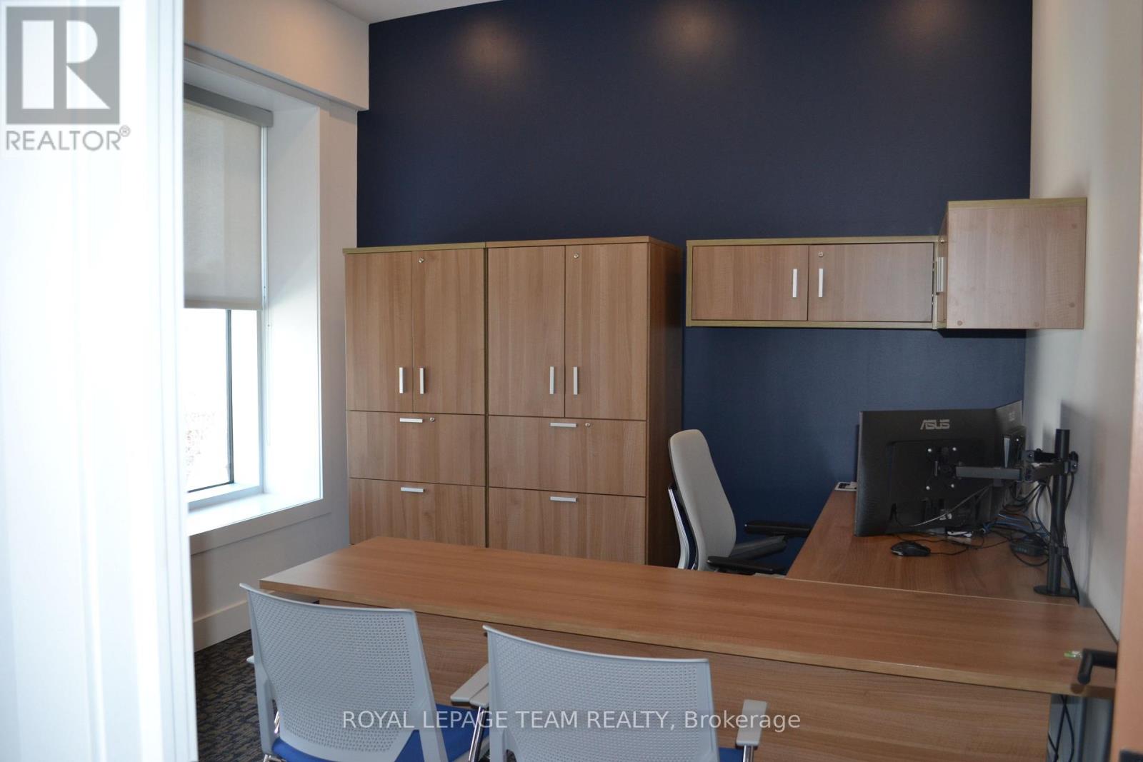 129 John Street N Property Photo 17