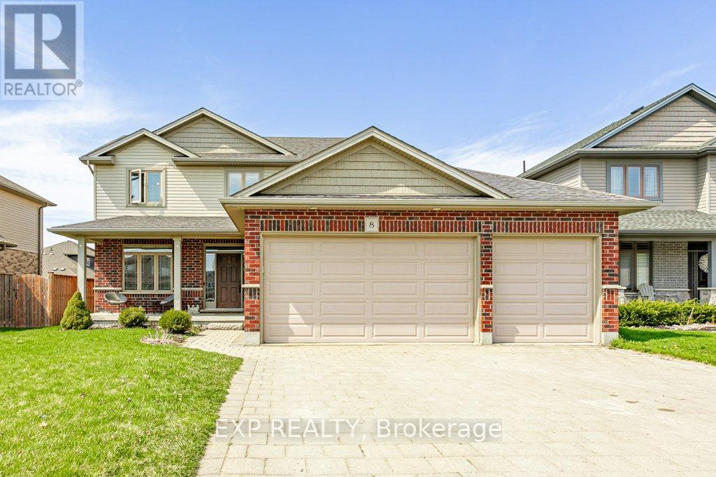 8 Oliver Crescent Property Photo 1