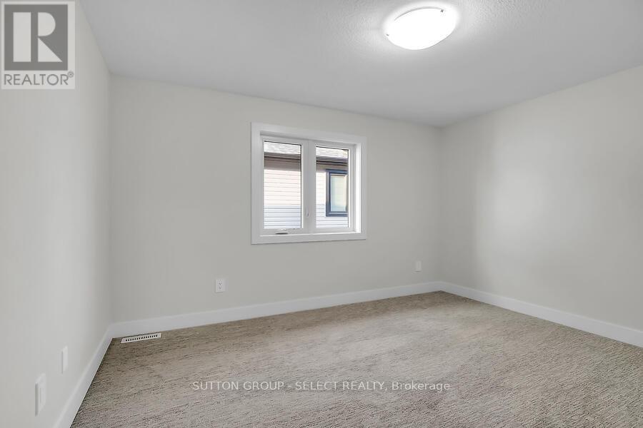 17 - 7966 Fallon Drive Property Photo 18