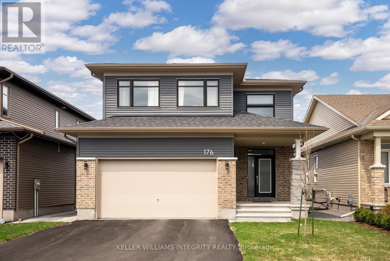 176 Onyx Crescent Property Photo 1