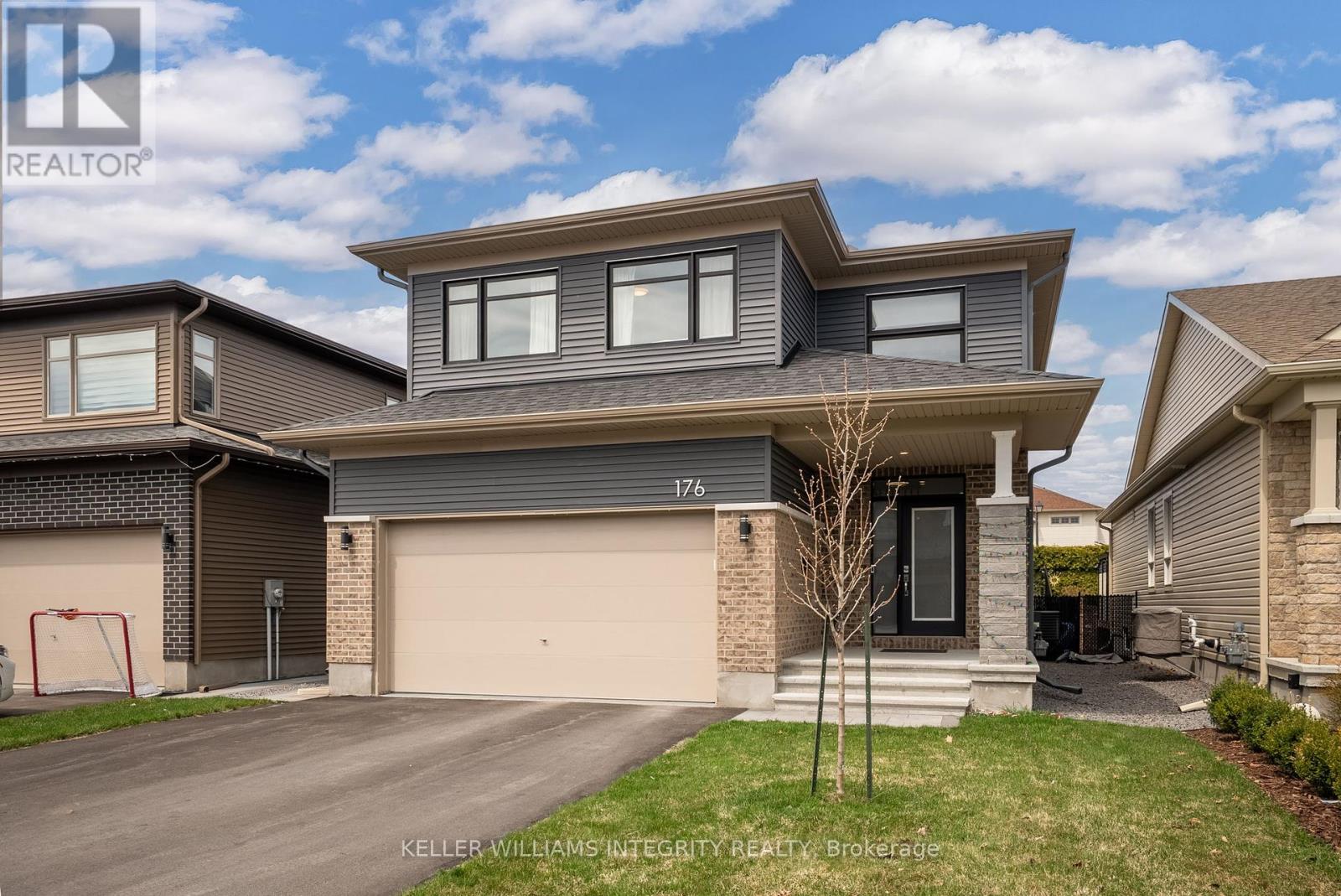 176 Onyx Crescent Property Photo 2