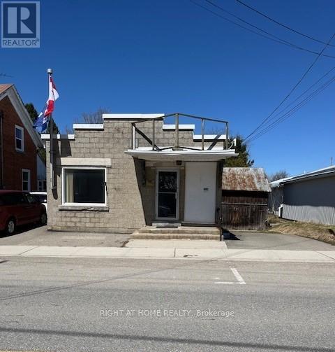8 Main Street N Property Photo 1
