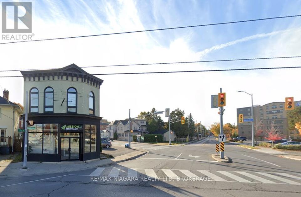 62 Welland Avenue Property Photo 2