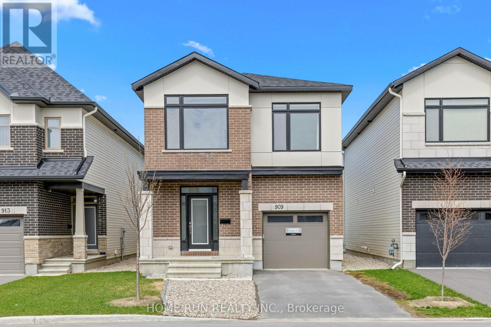 909 BECKTON HEIGHTS Property Photo 1