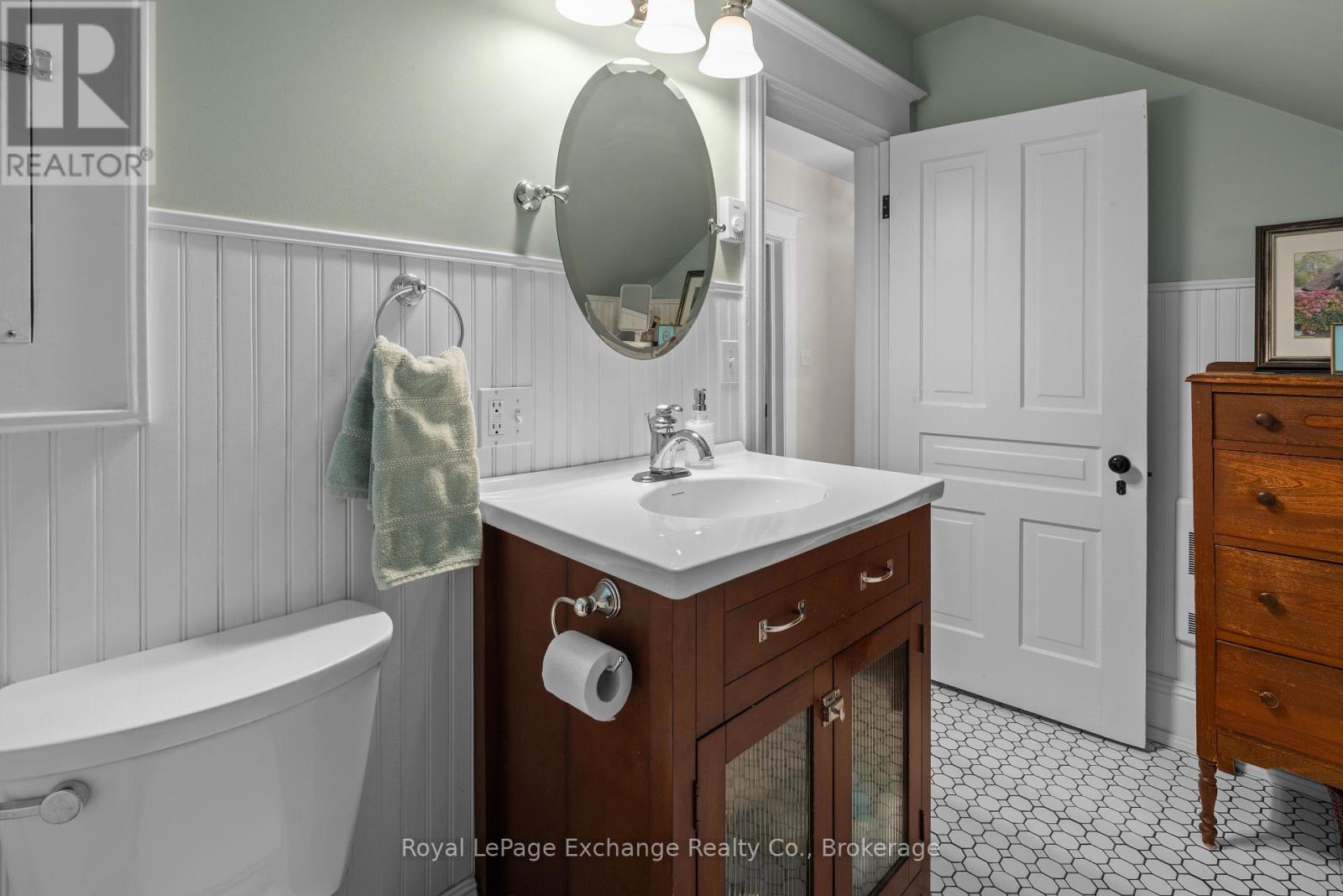 8 Queen Street Property Photo 31