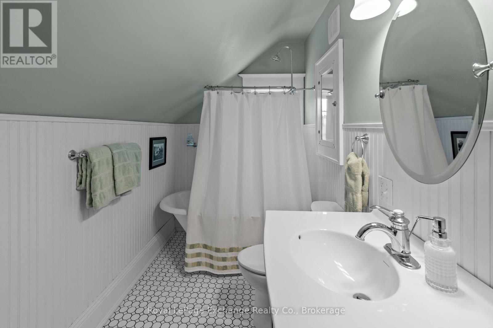 8 Queen Street Property Photo 32