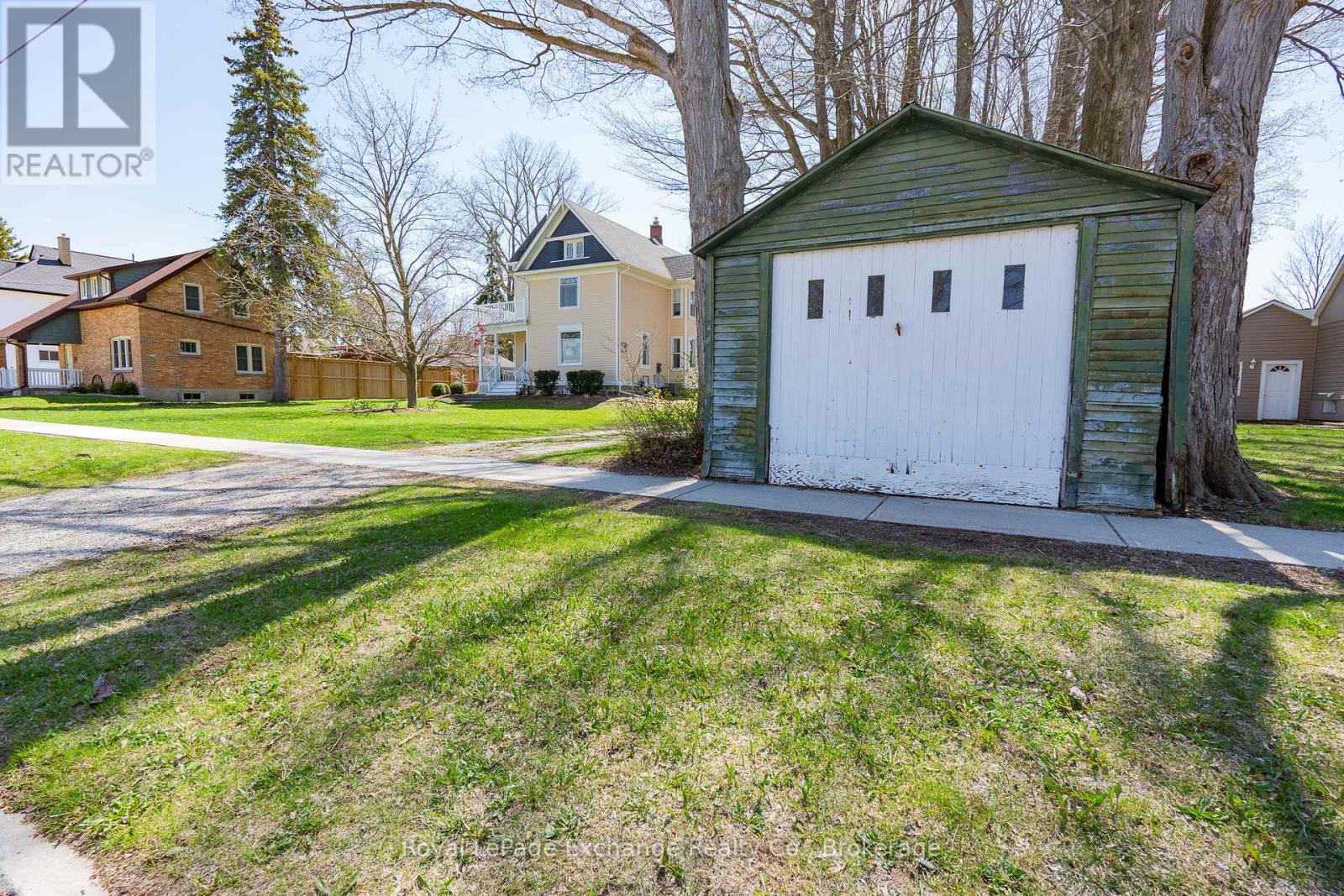 8 Queen Street Property Photo 39