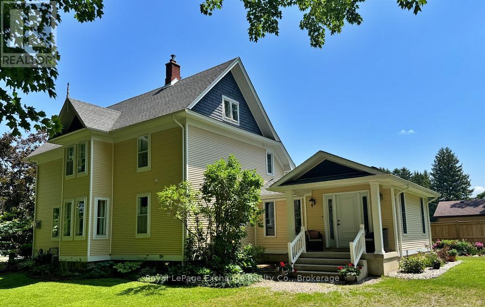8 Queen Street Property Photo 43