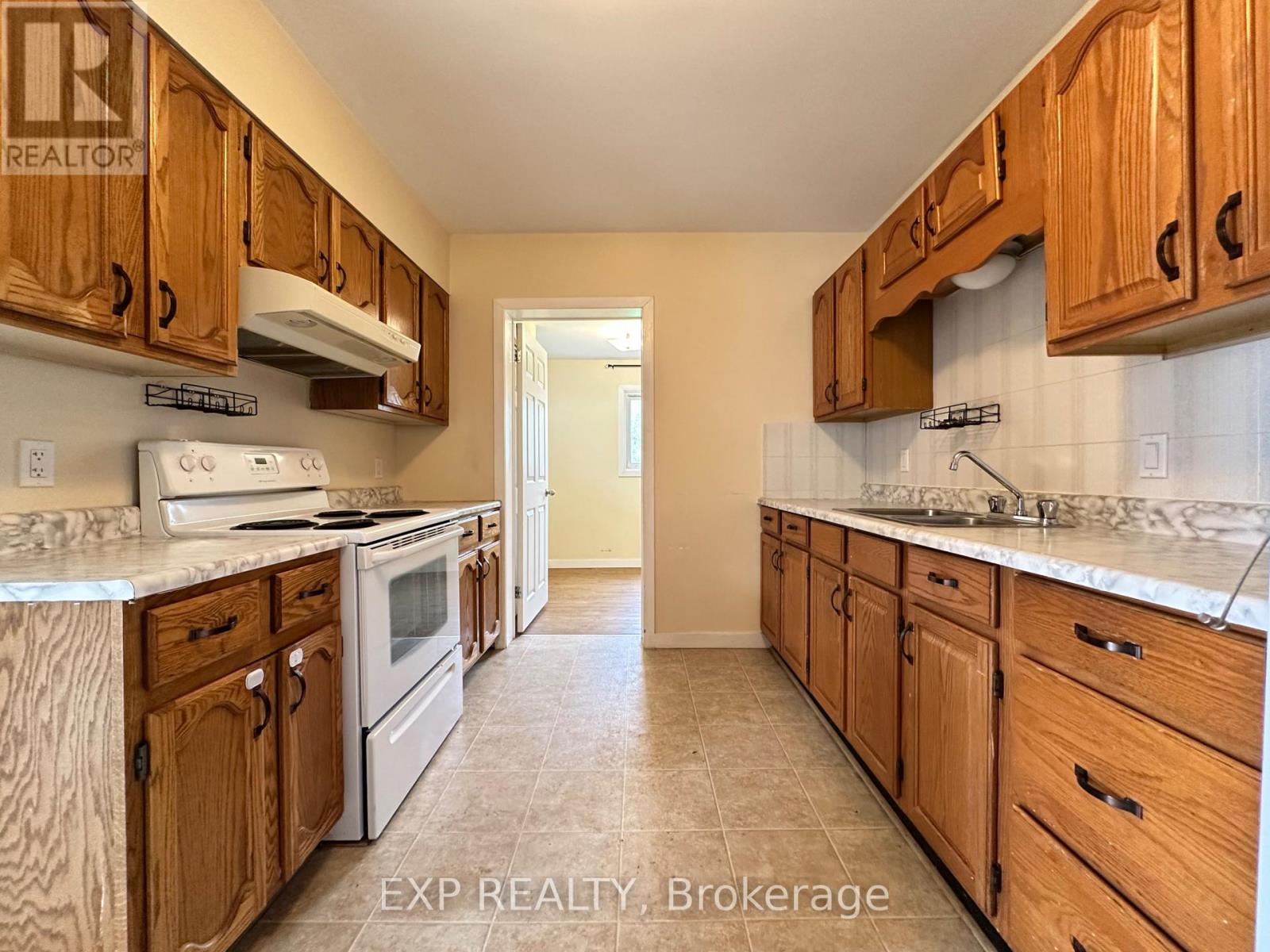 22a Charlotte Street Property Photo 3