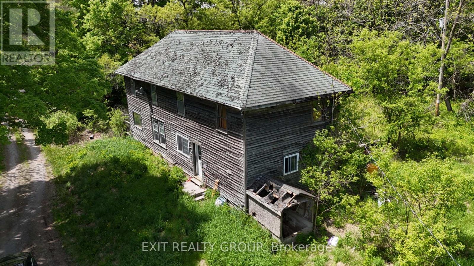 225 Jones Road Property Photo 2