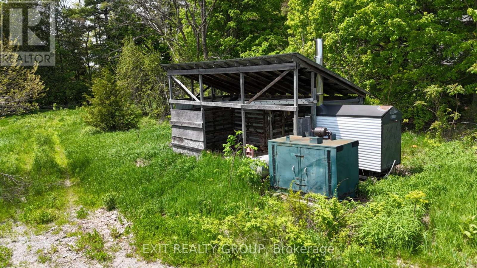 225 Jones Road Property Photo 4