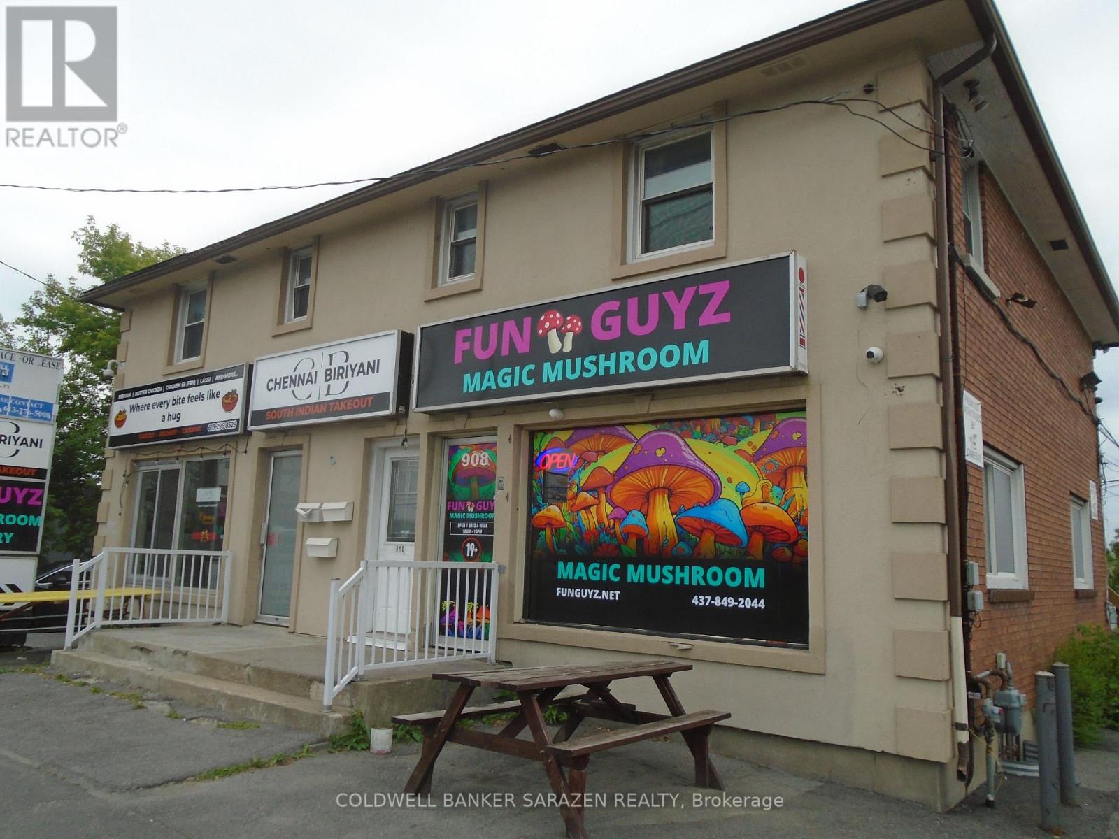 912 St Laurent Boulevard N Property Photo 2
