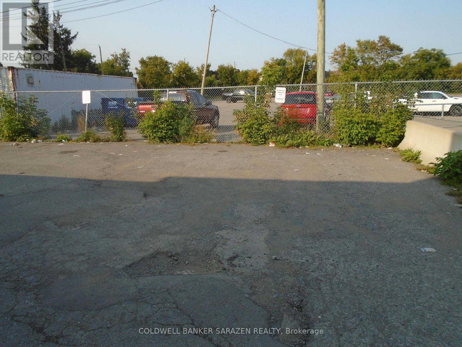 912 St Laurent Boulevard N Property Photo 4