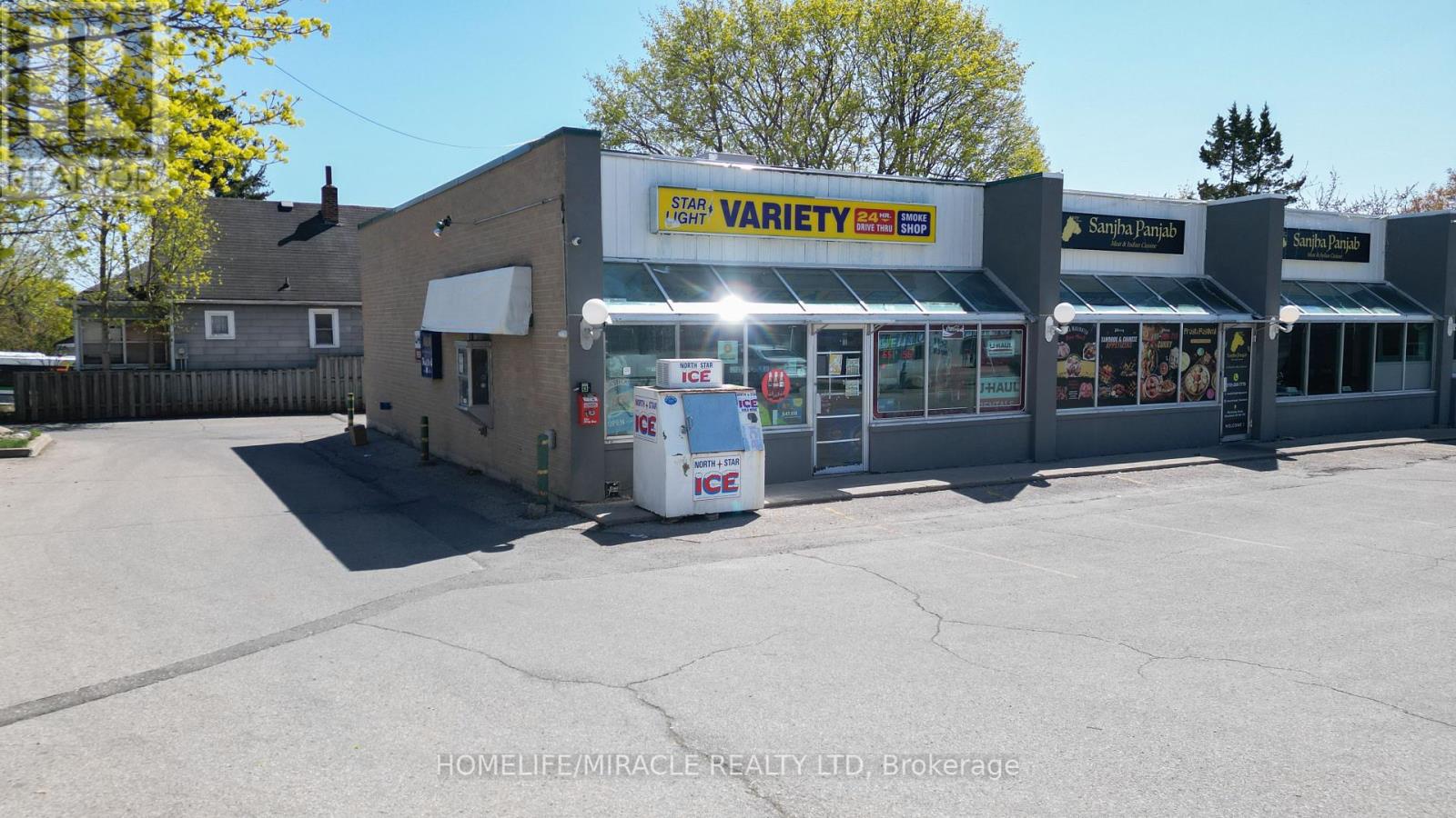 780 Dundas Street Property Photo 2