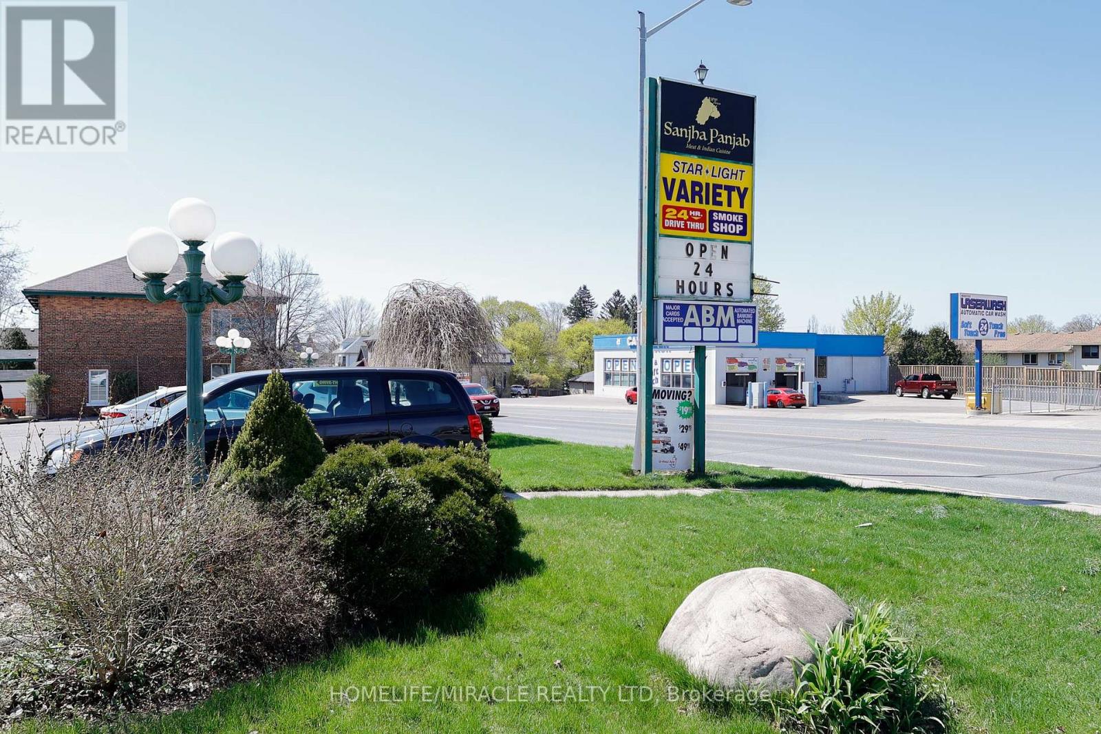 780 Dundas Street Property Photo 6