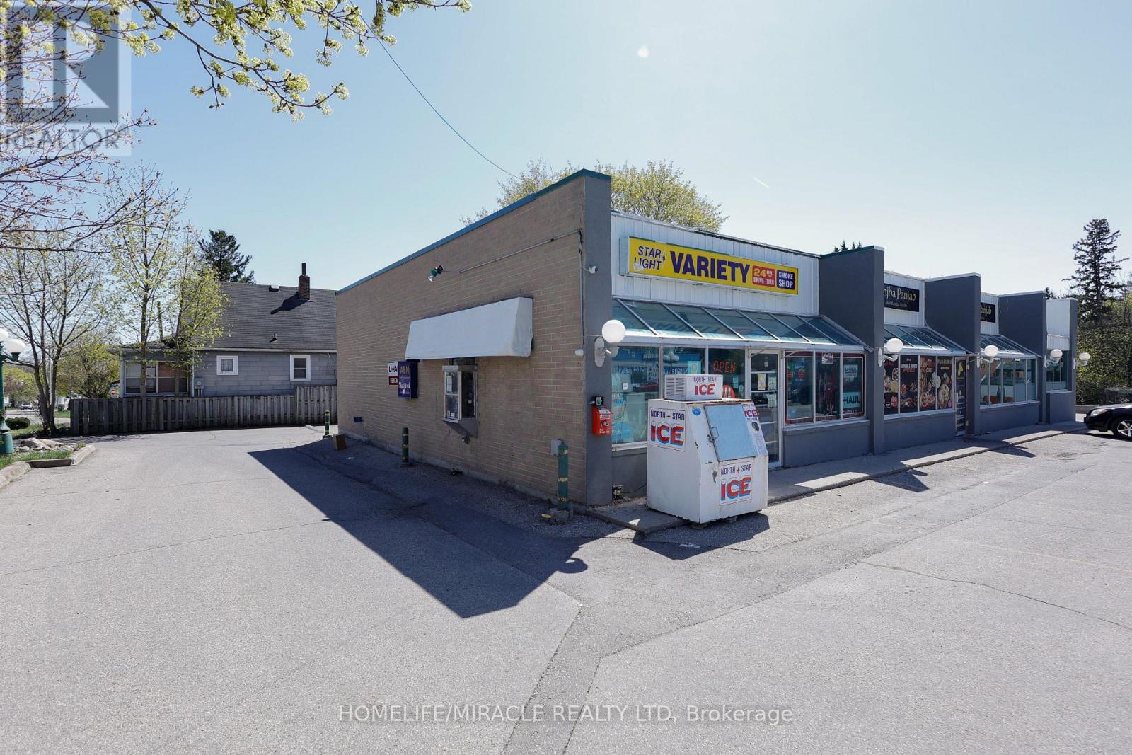 780 Dundas Street Property Photo 7