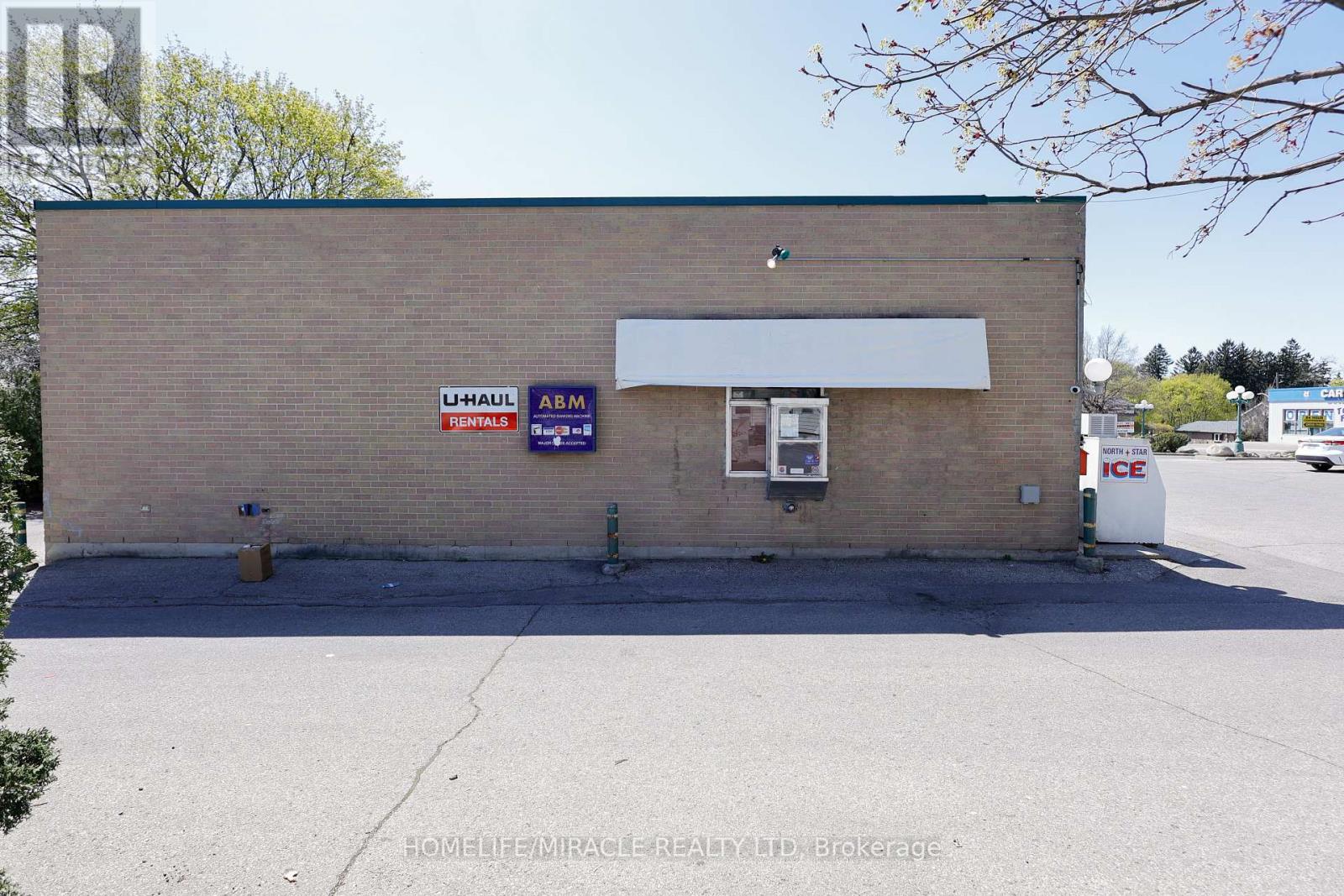780 Dundas Street Property Photo 11