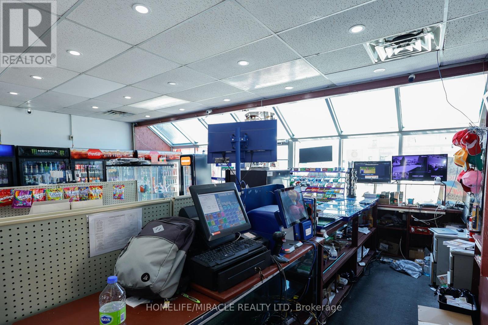 780 Dundas Street Property Photo 16