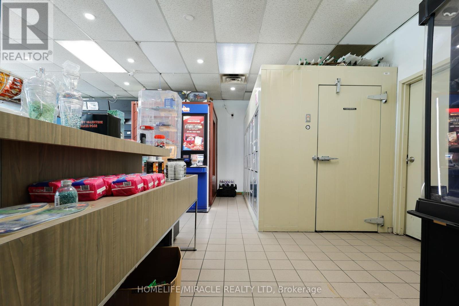 780 Dundas Street Property Photo 24