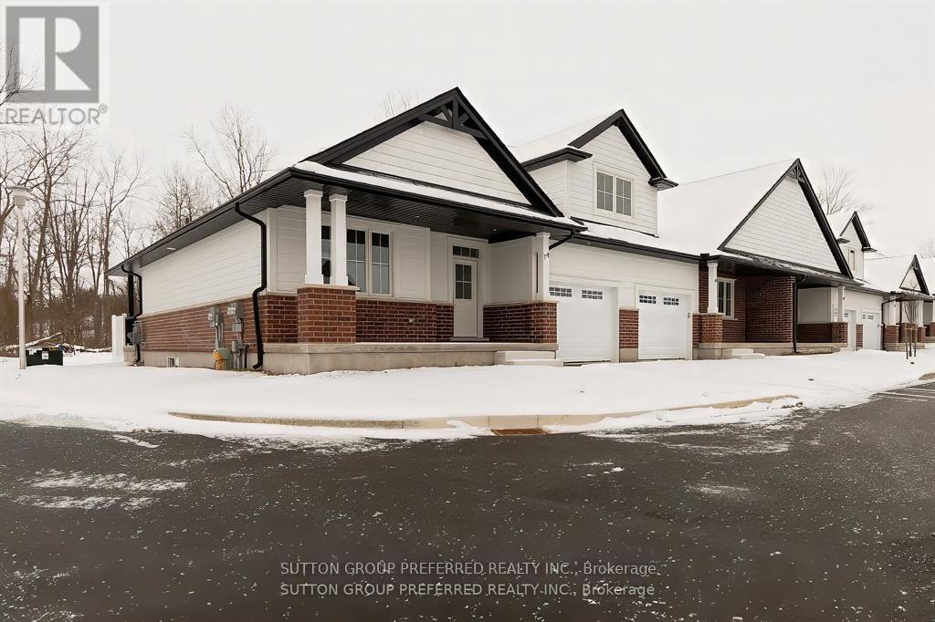14 - 175 GLENGARIFF DRIVE Property Photo 1