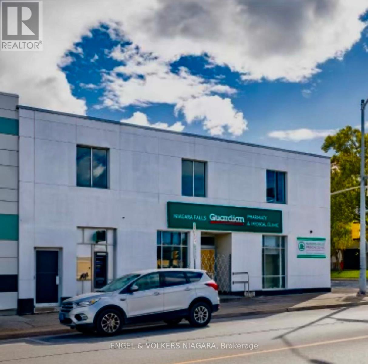 4796 VICTORIA AVE AVENUE Property Photo 1