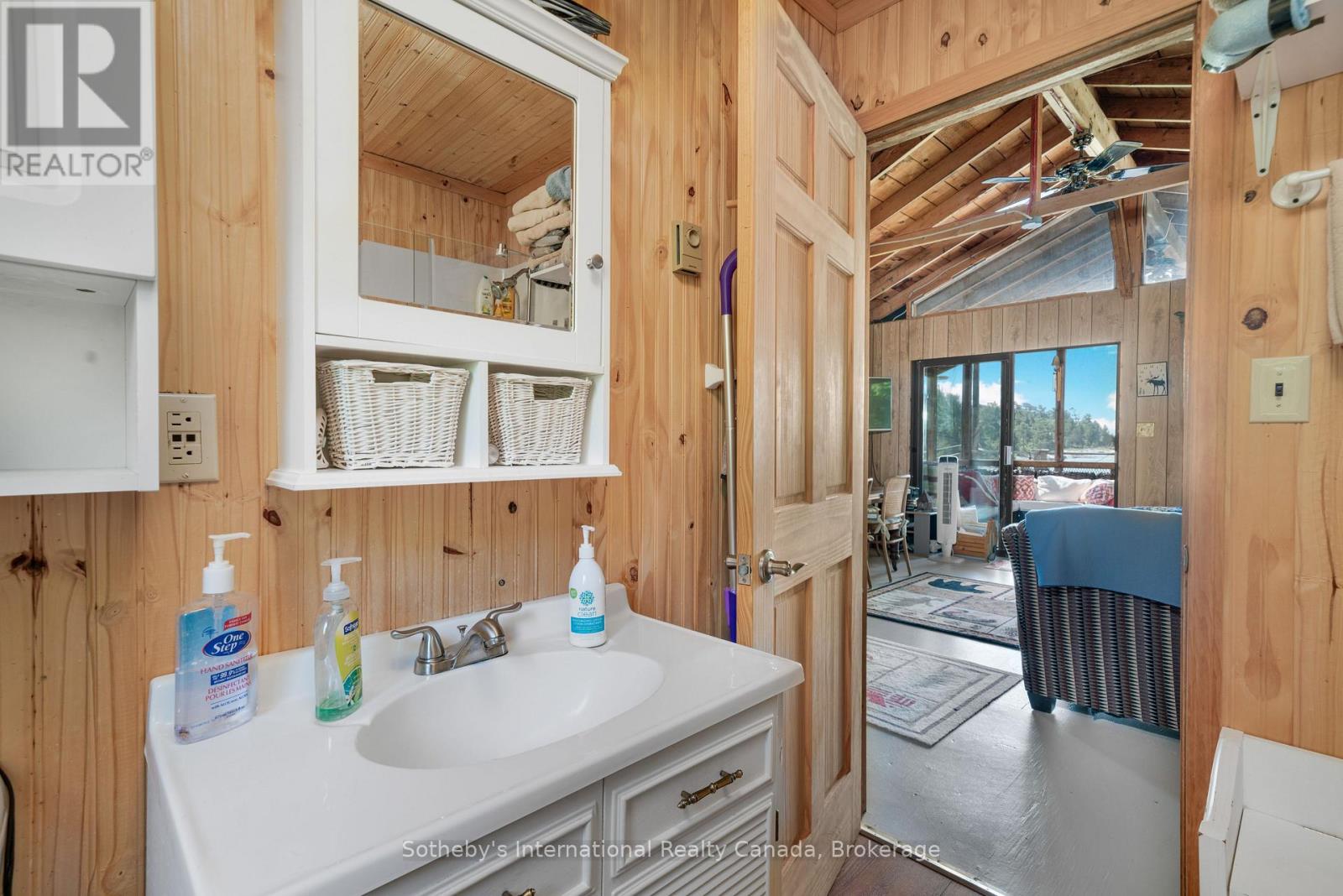 20 A65 Island Property Photo 7