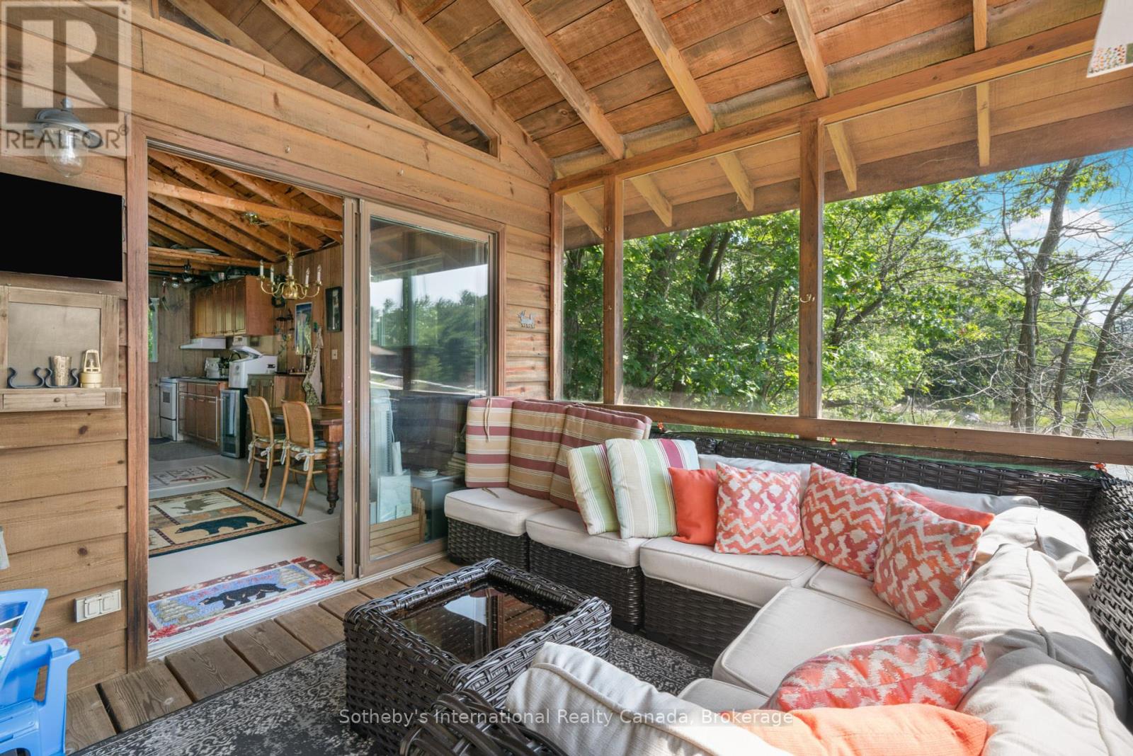 20 A65 Island Property Photo 12