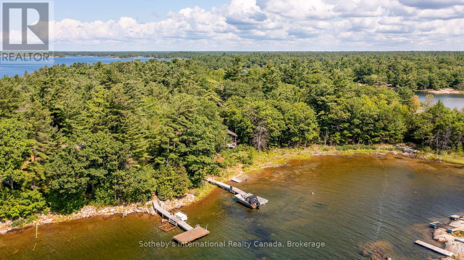 20 A65 Island Property Photo 14