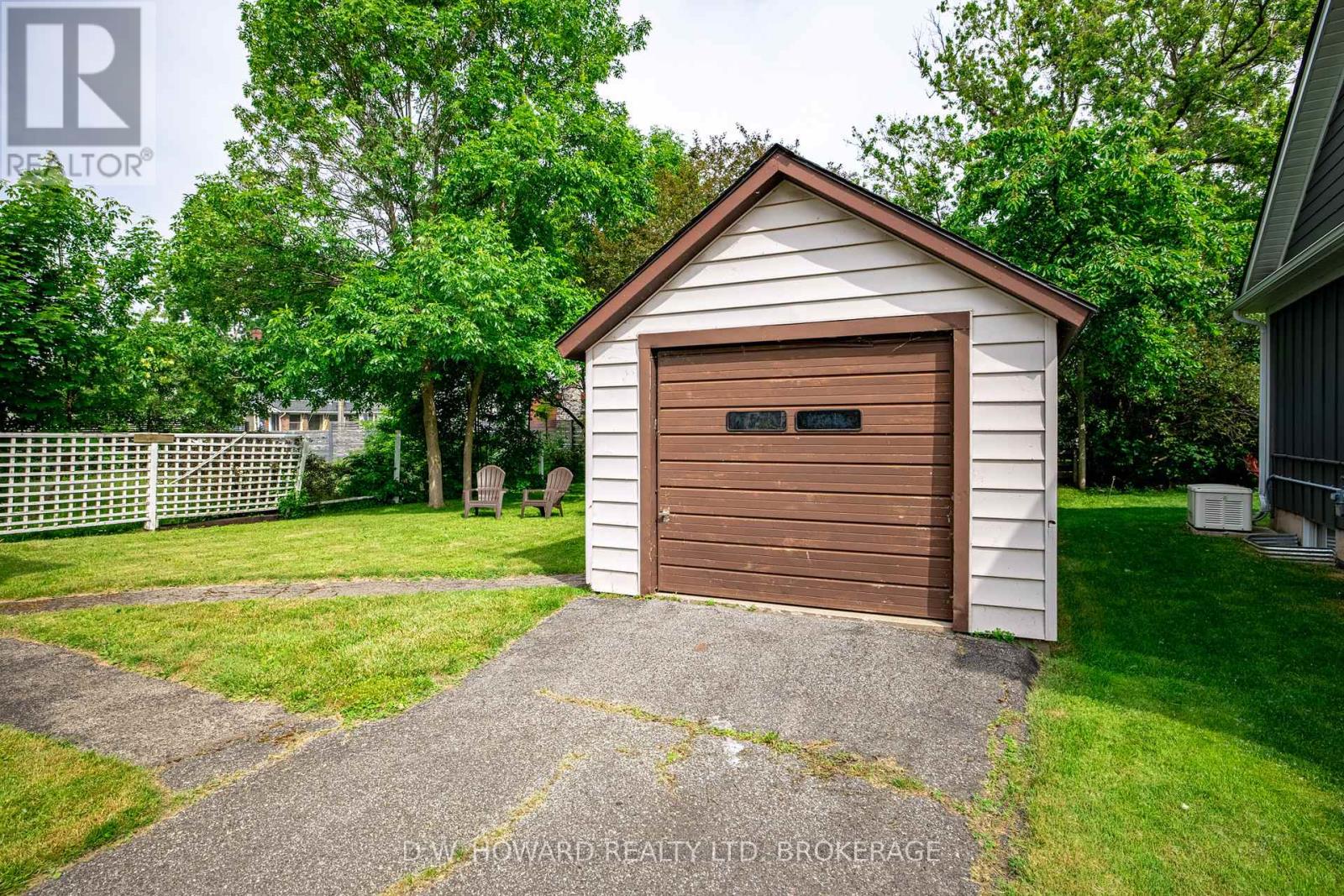 692 Lakeshore Road Property Photo 24