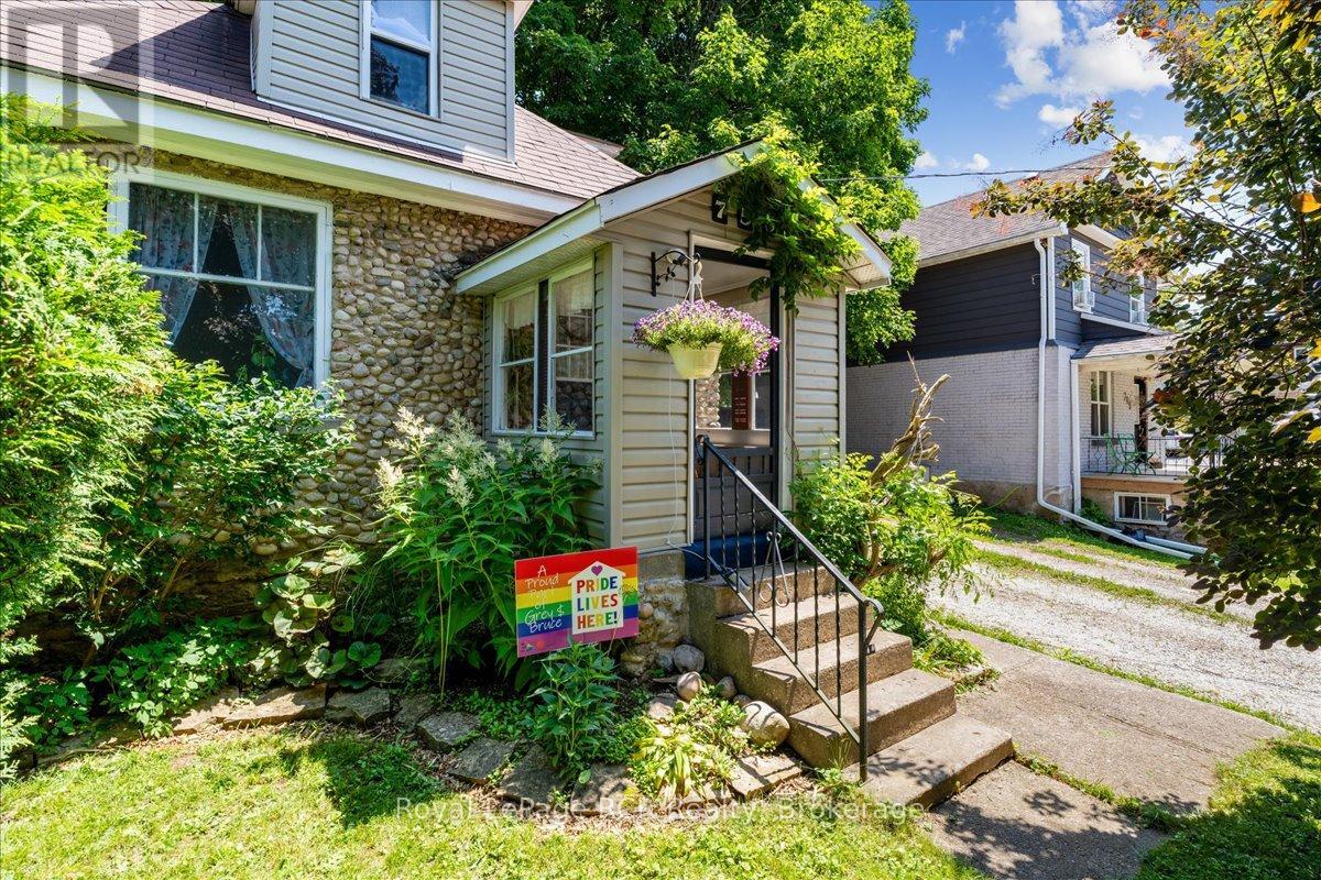 755 7th Avenue E Property Photo 2