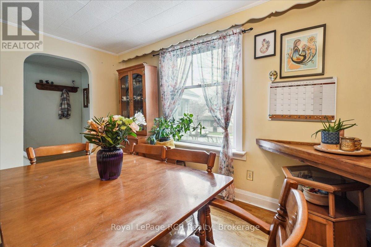 755 7th Avenue E Property Photo 11