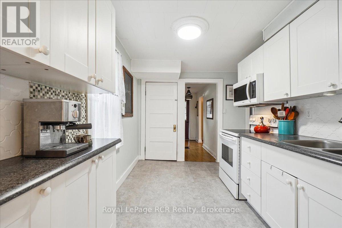 755 7th Avenue E Property Photo 17