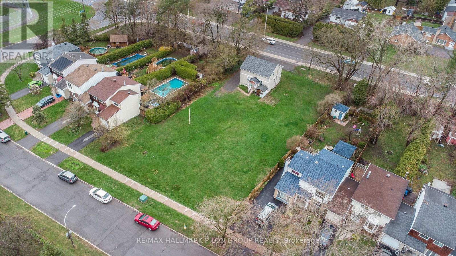 2446 Innes Road Property Photo
