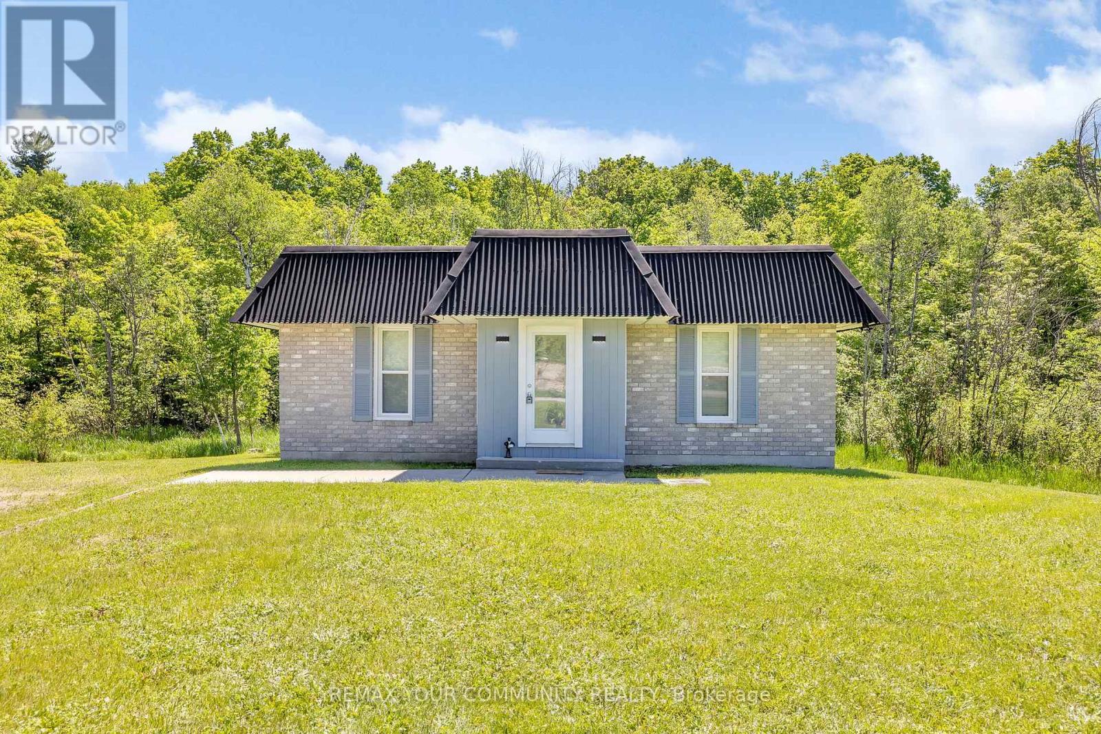 112922 Highway 7 Property Photo 2