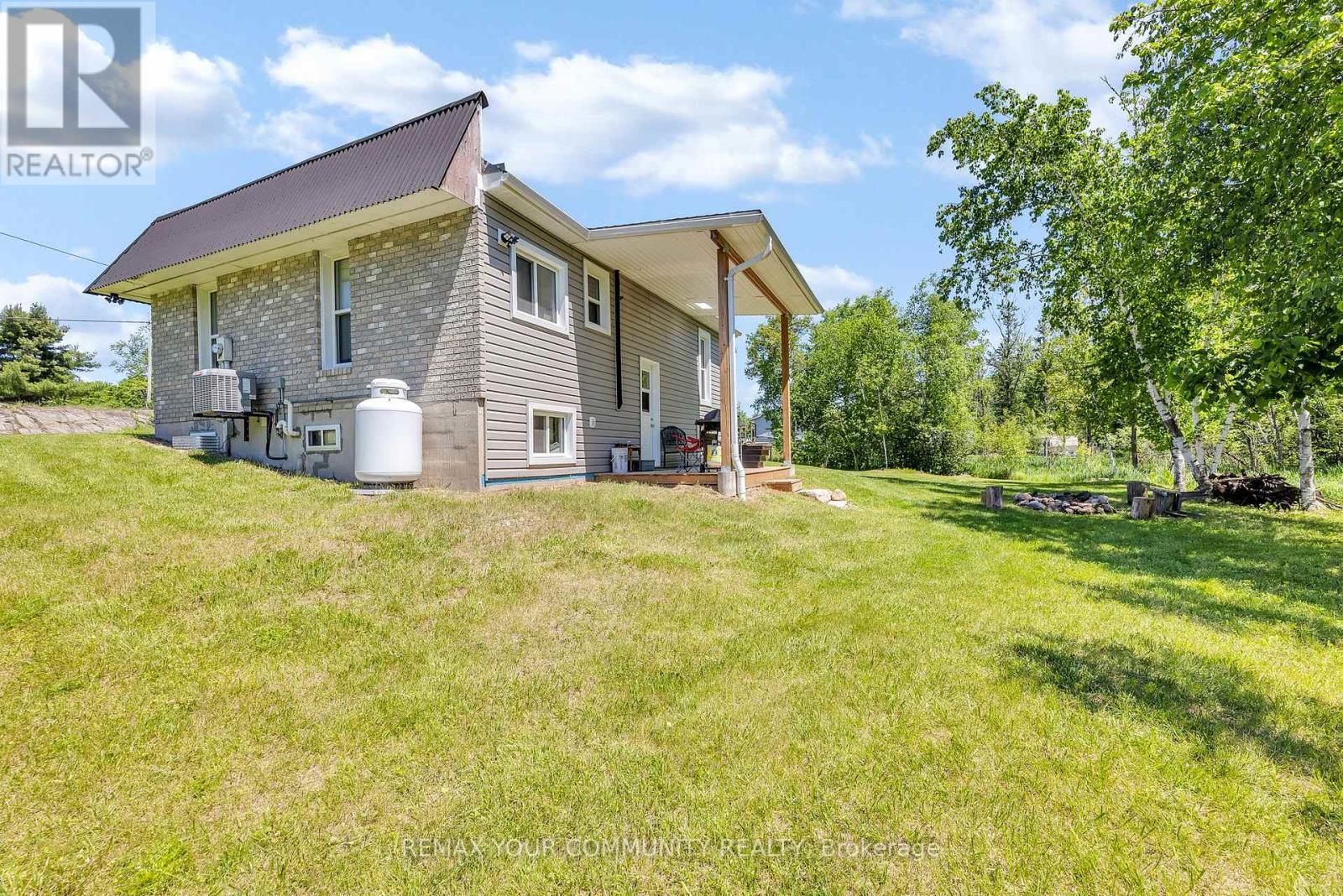 112922 Highway 7 Property Photo 4