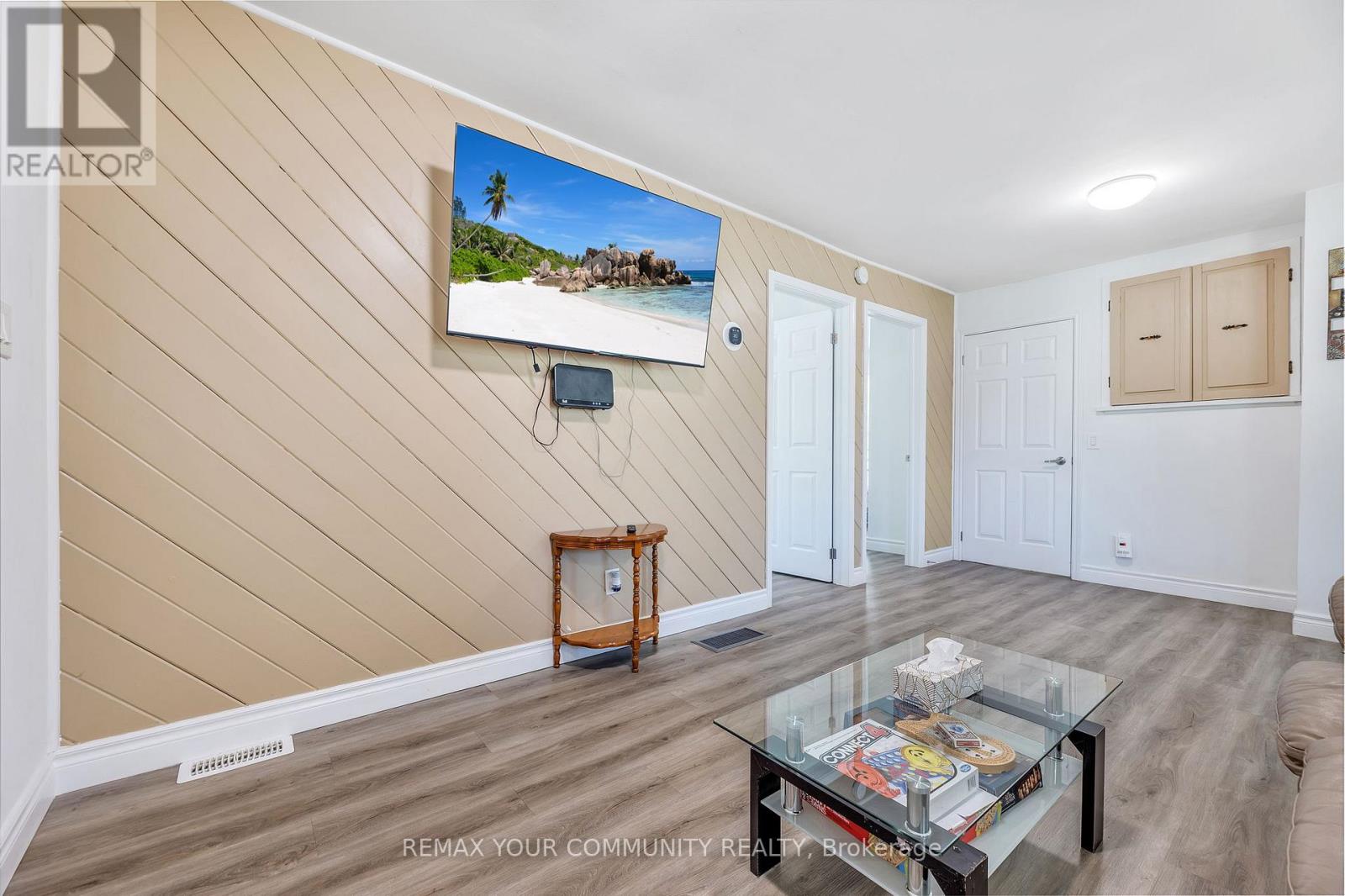 112922 Highway 7 Property Photo 11