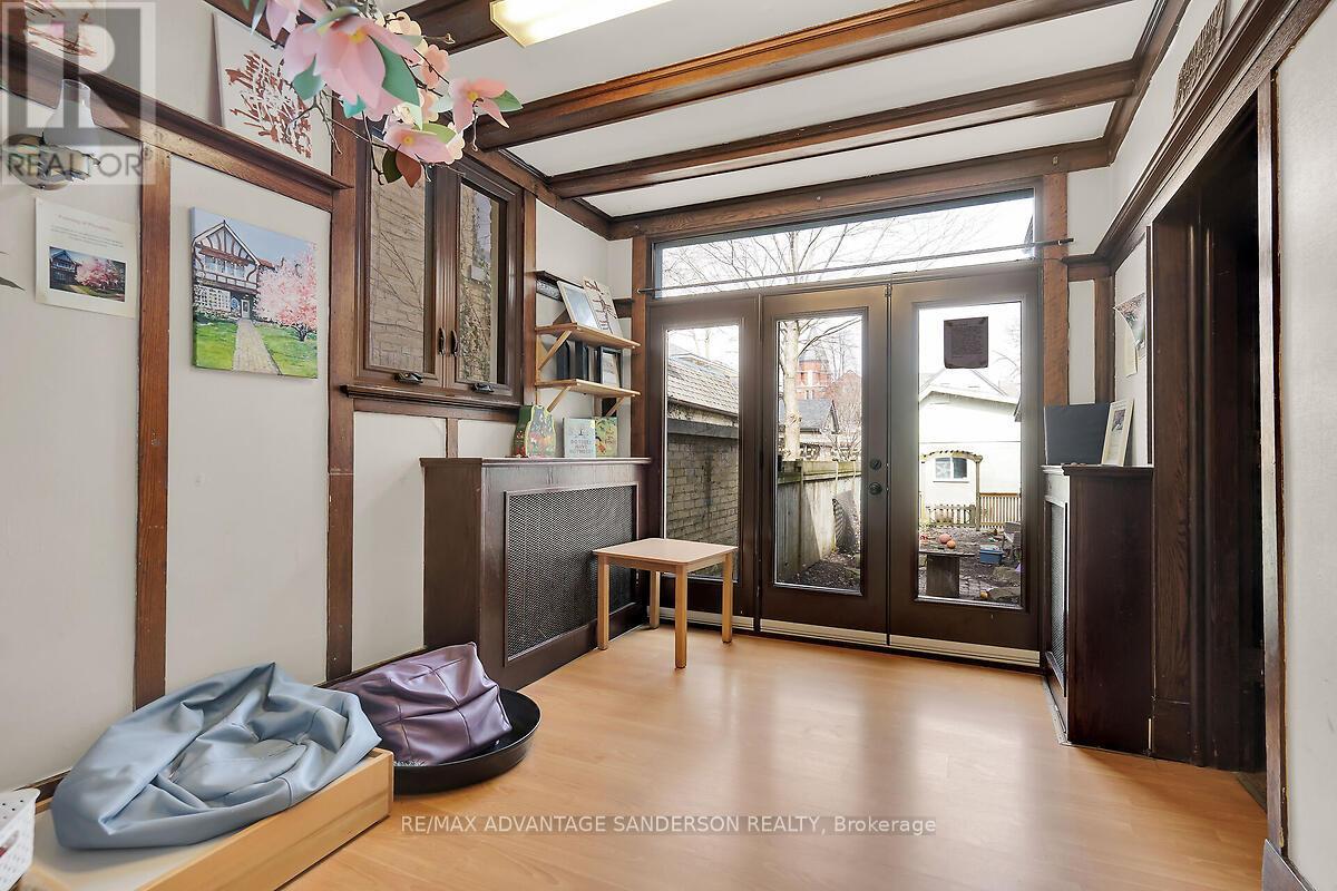 282 Piccadilly Street Property Photo 22