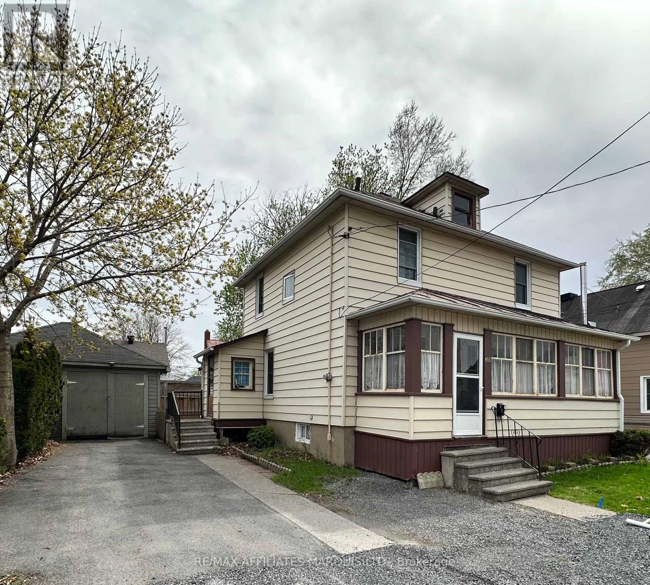 308 THIRD STREET W Property Photo 1