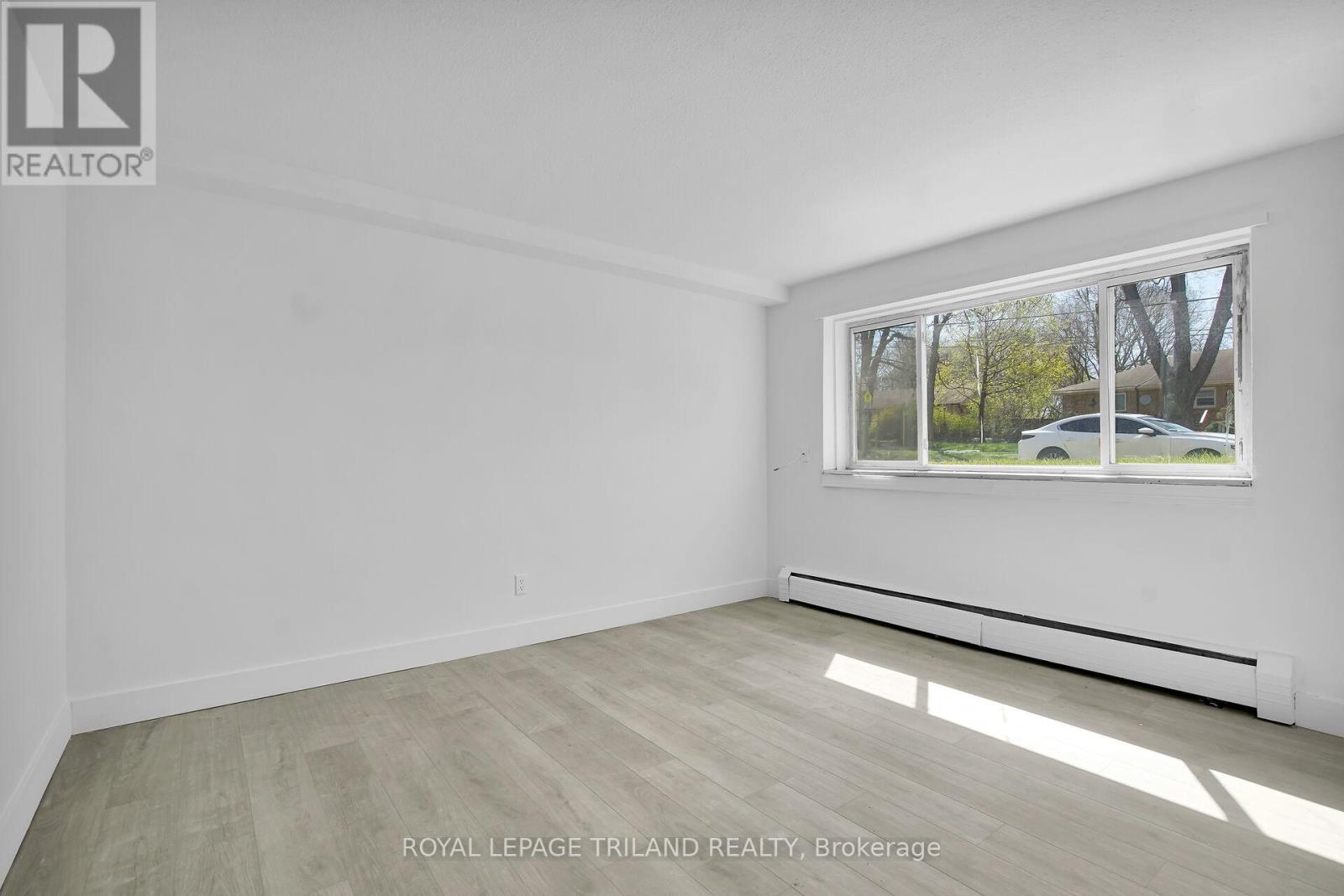 3 - 852 TRAFALGAR STREET Property Photo 1