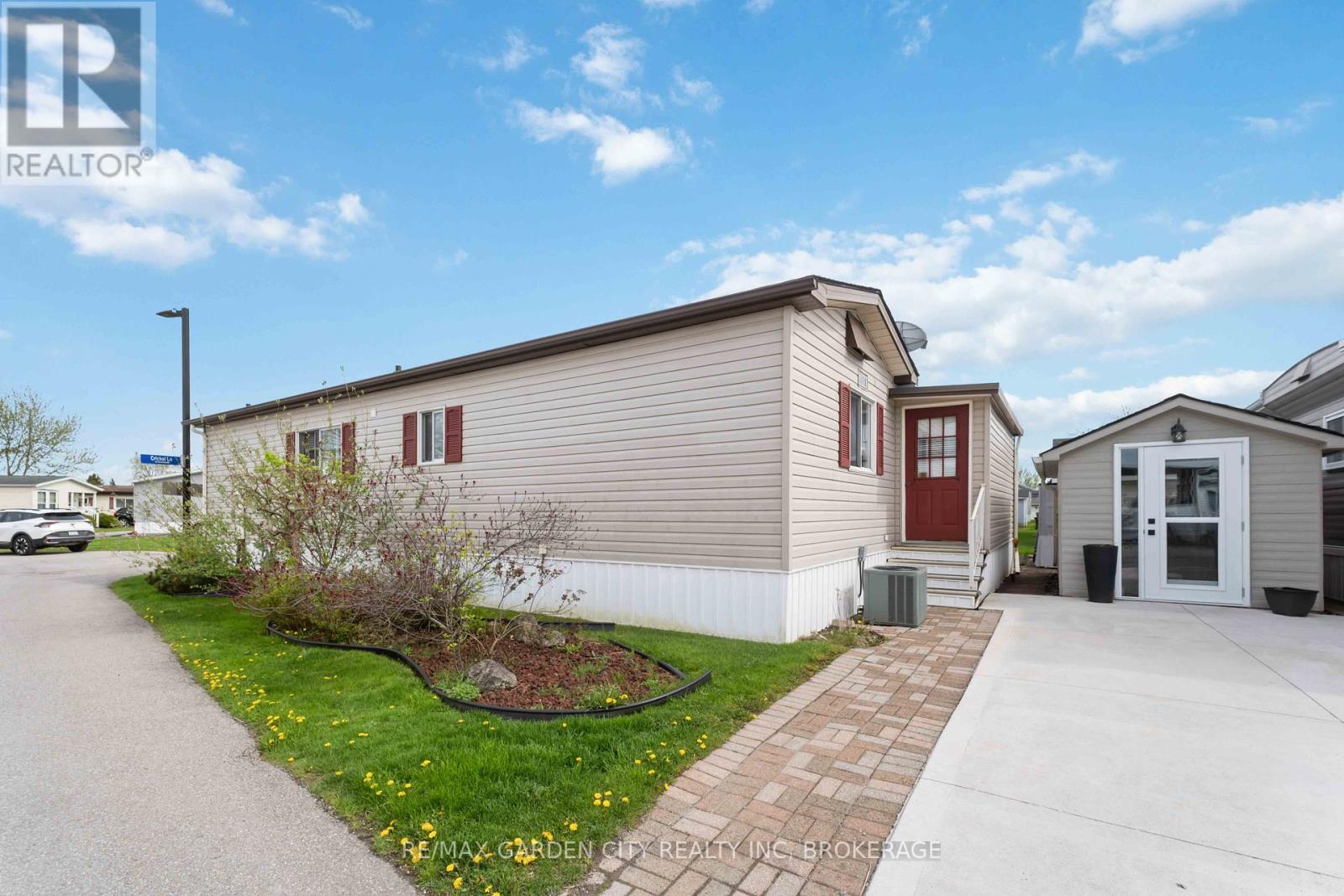327 - 3033 TOWNLINE ROAD Property Photo 1
