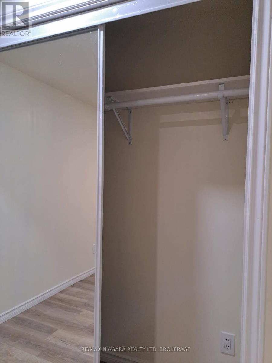 3 LOWER - 5595 DRUMMOND RD ROAD Property Photo 1