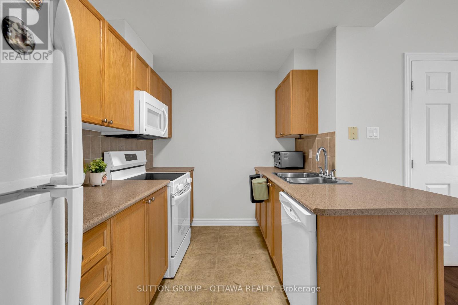 F - 241 Crestway Drive Property Photo 14