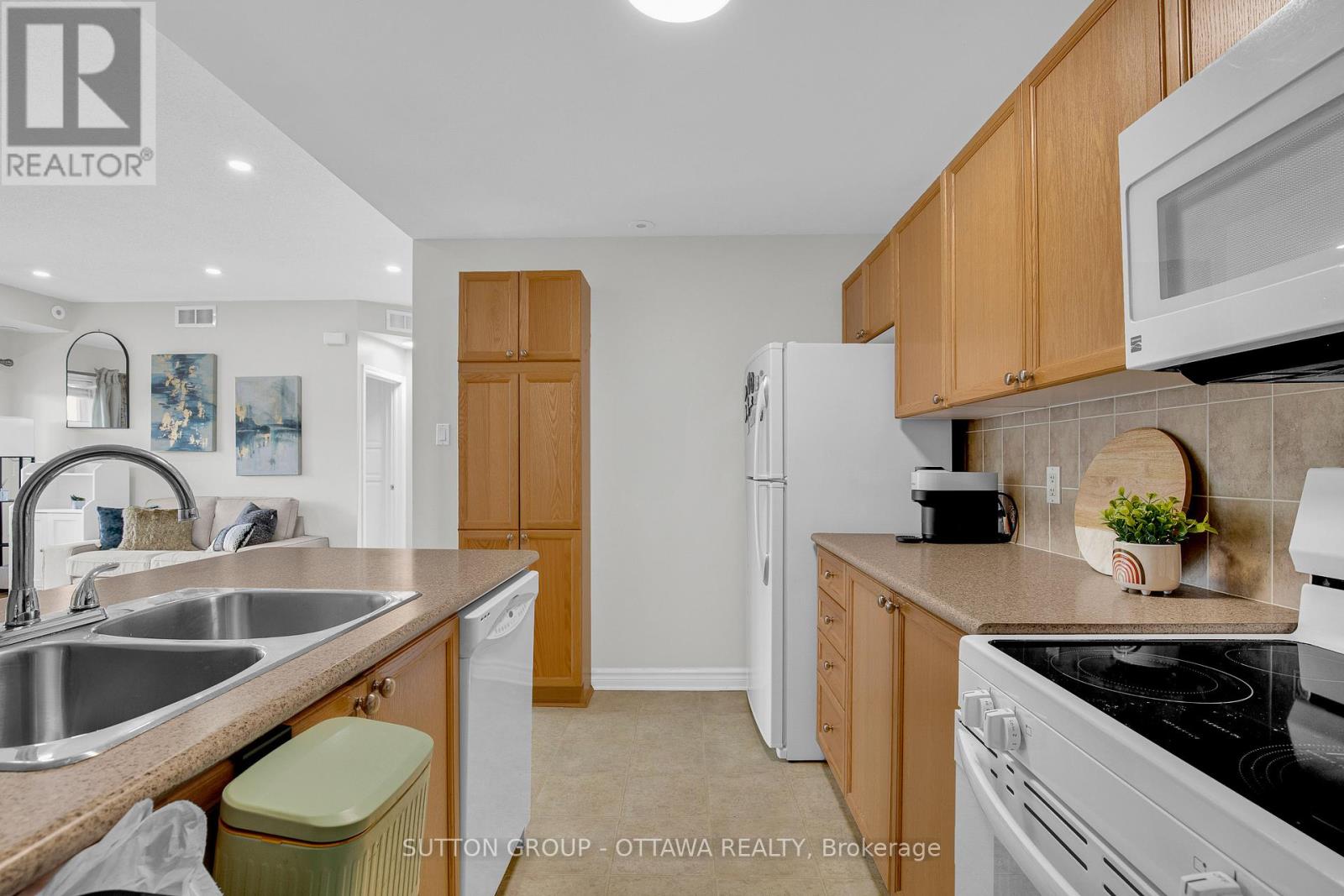 F - 241 Crestway Drive Property Photo 16