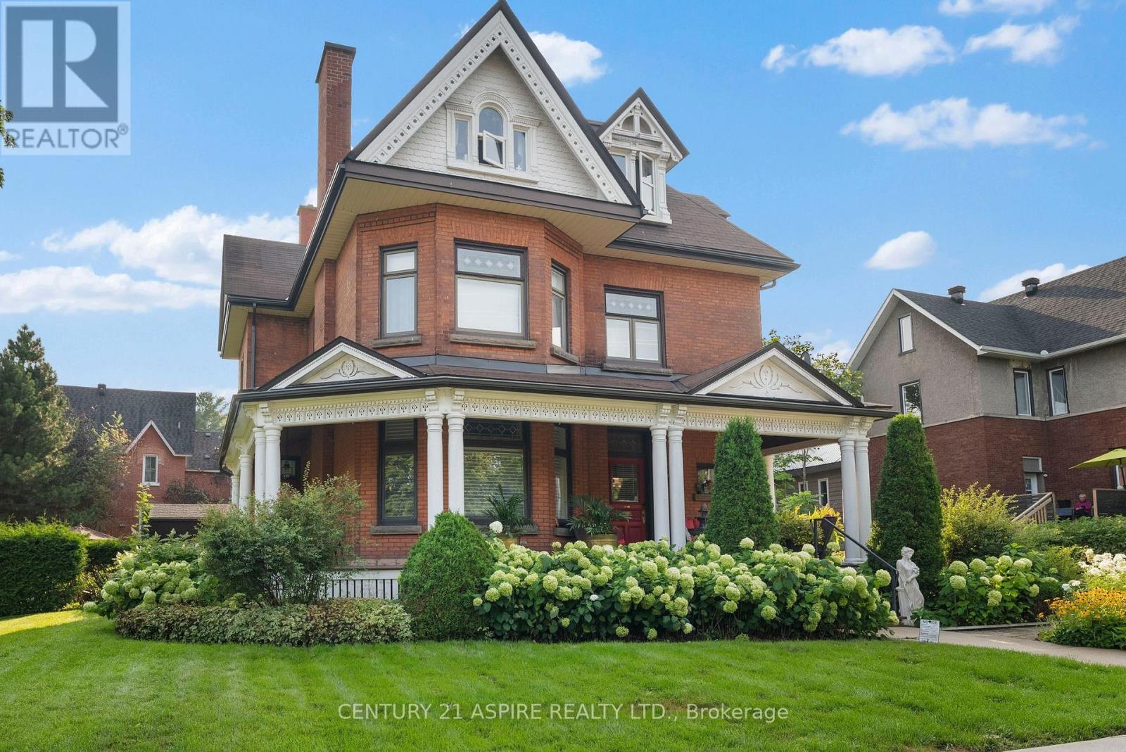 307 MAPLE AVENUE Property Photo 1
