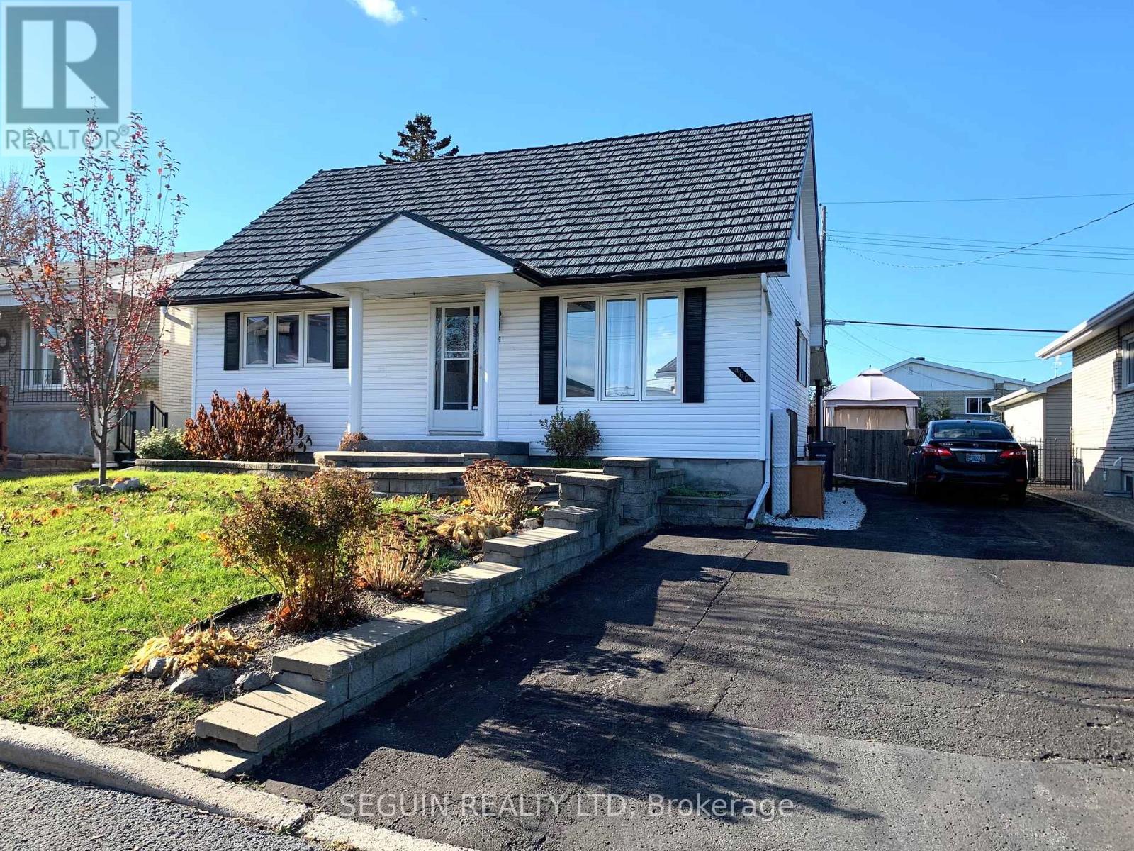 460 THERIAULT STREET Property Photo 1