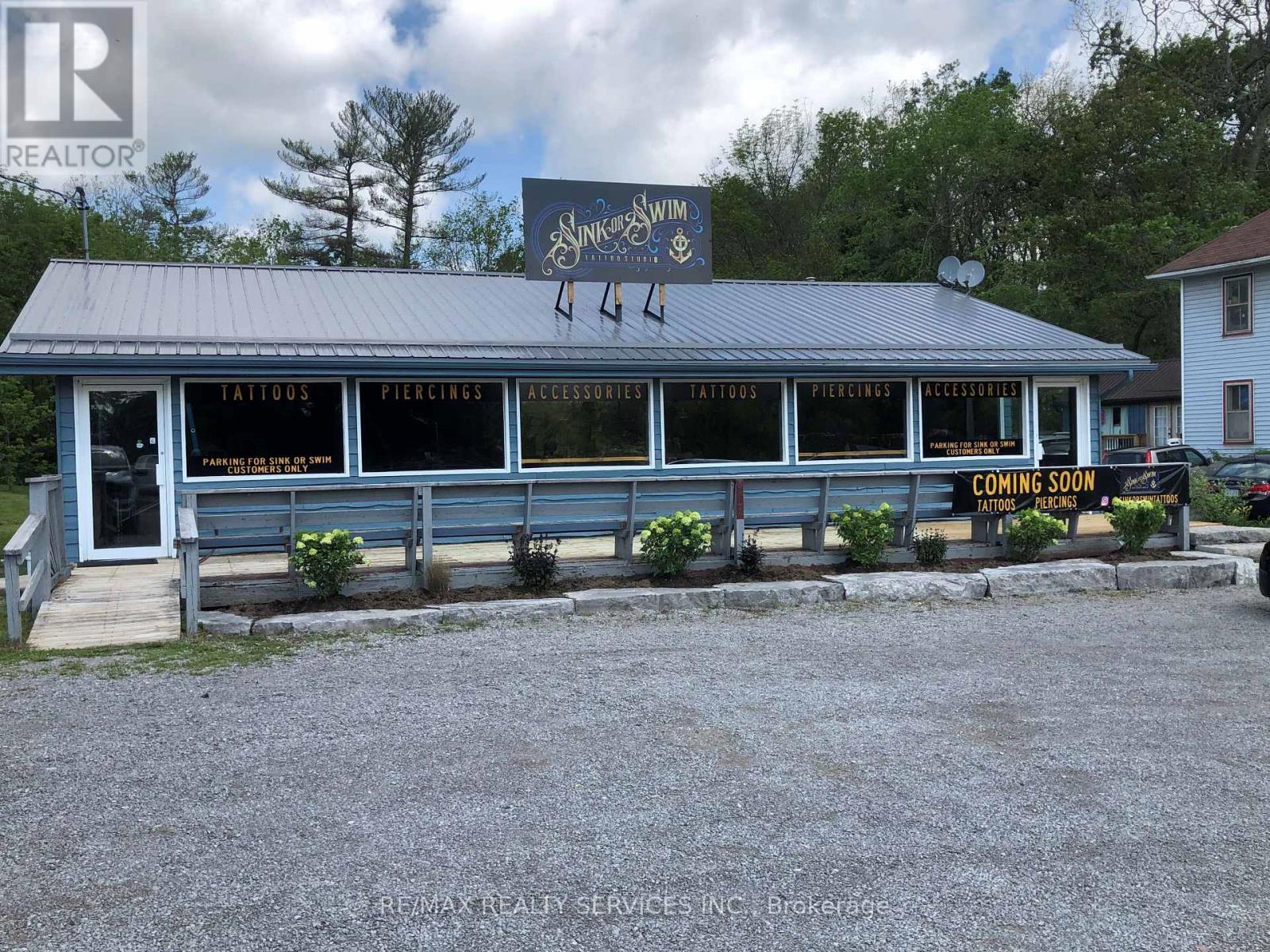 1919 Lakehurst Rd Property Photo