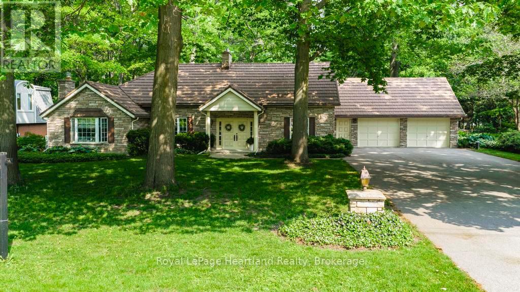 81366 Champlain Boulevard Property Photo 1