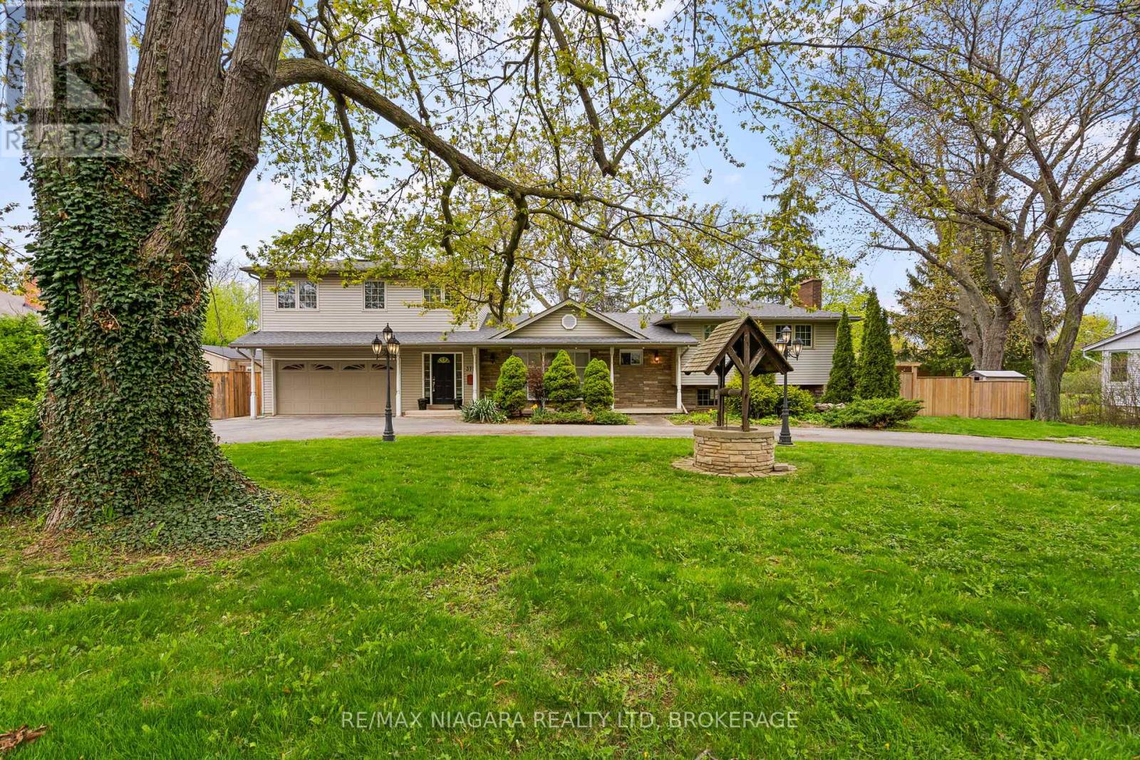 375 Mississauga Street N Property Photo 1